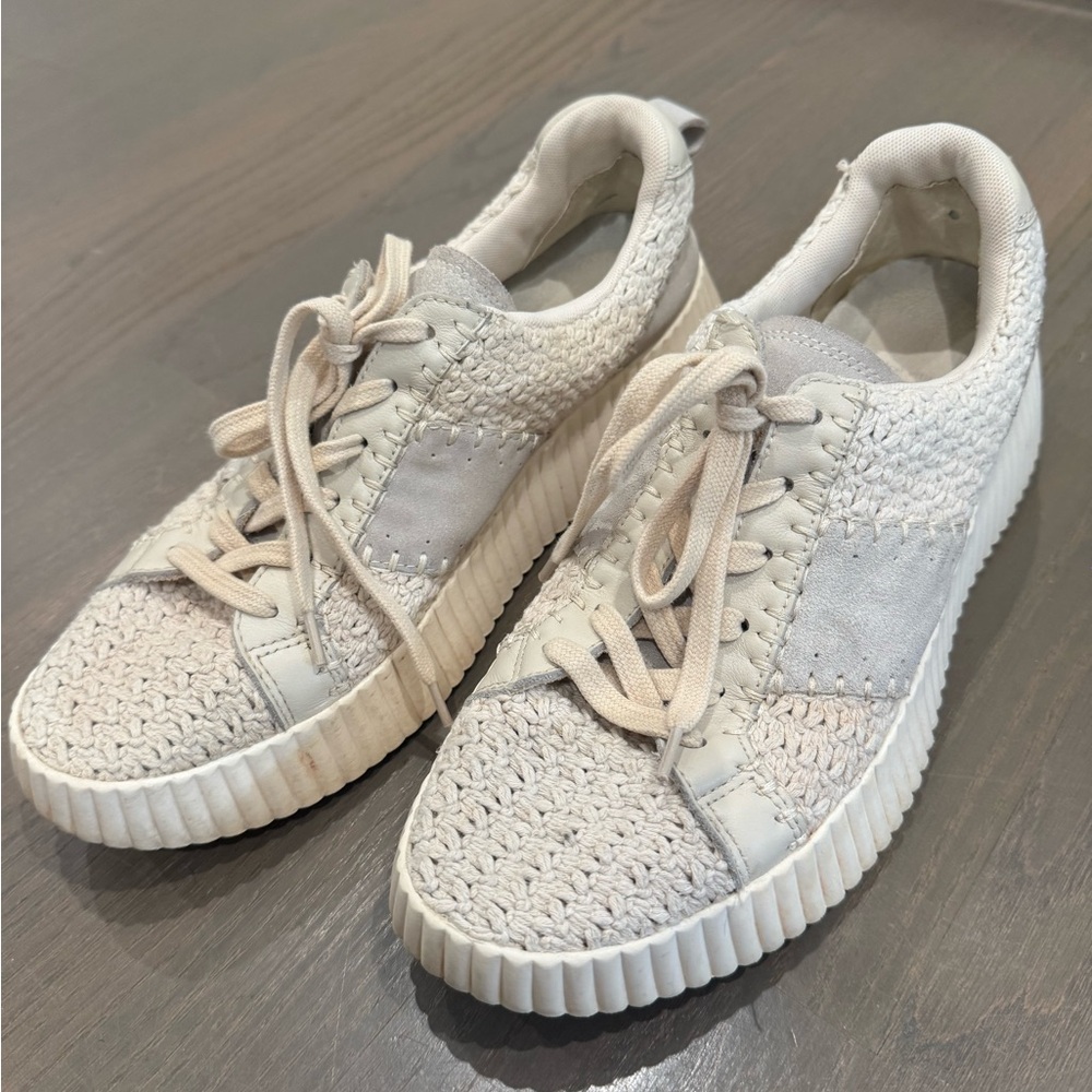Knitted sneakers